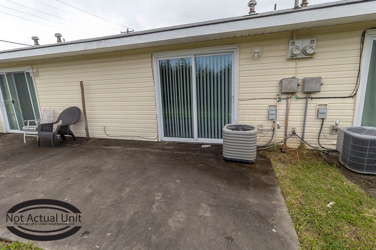 700 W Cunningham Dr #C - Photo 3 of 13