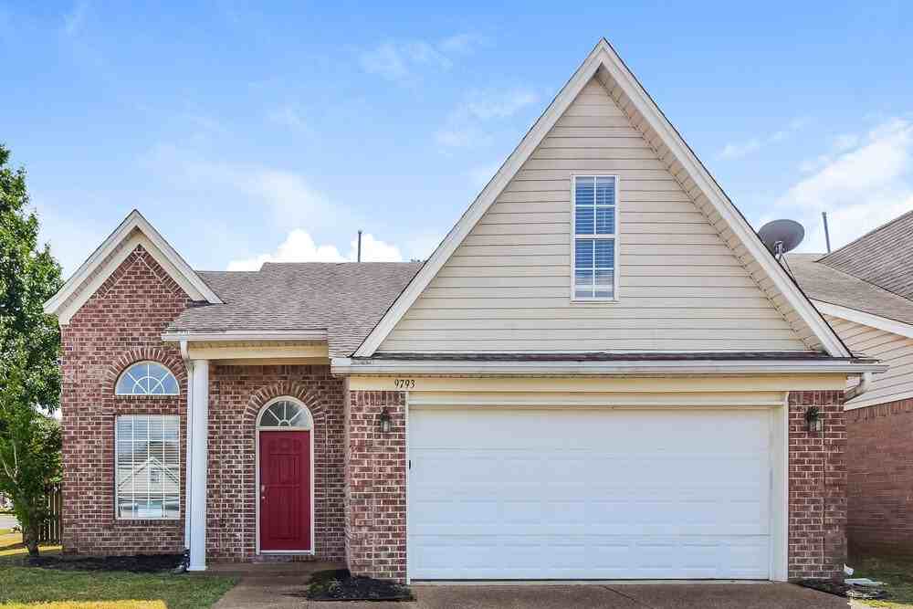 9793 Dogwood Ct E