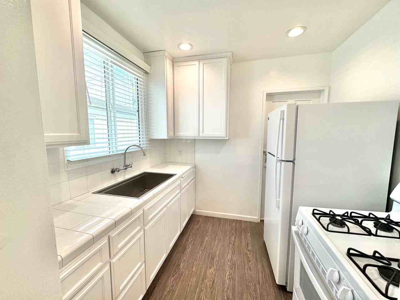 4422 Boundary St - Photo 3 of 23