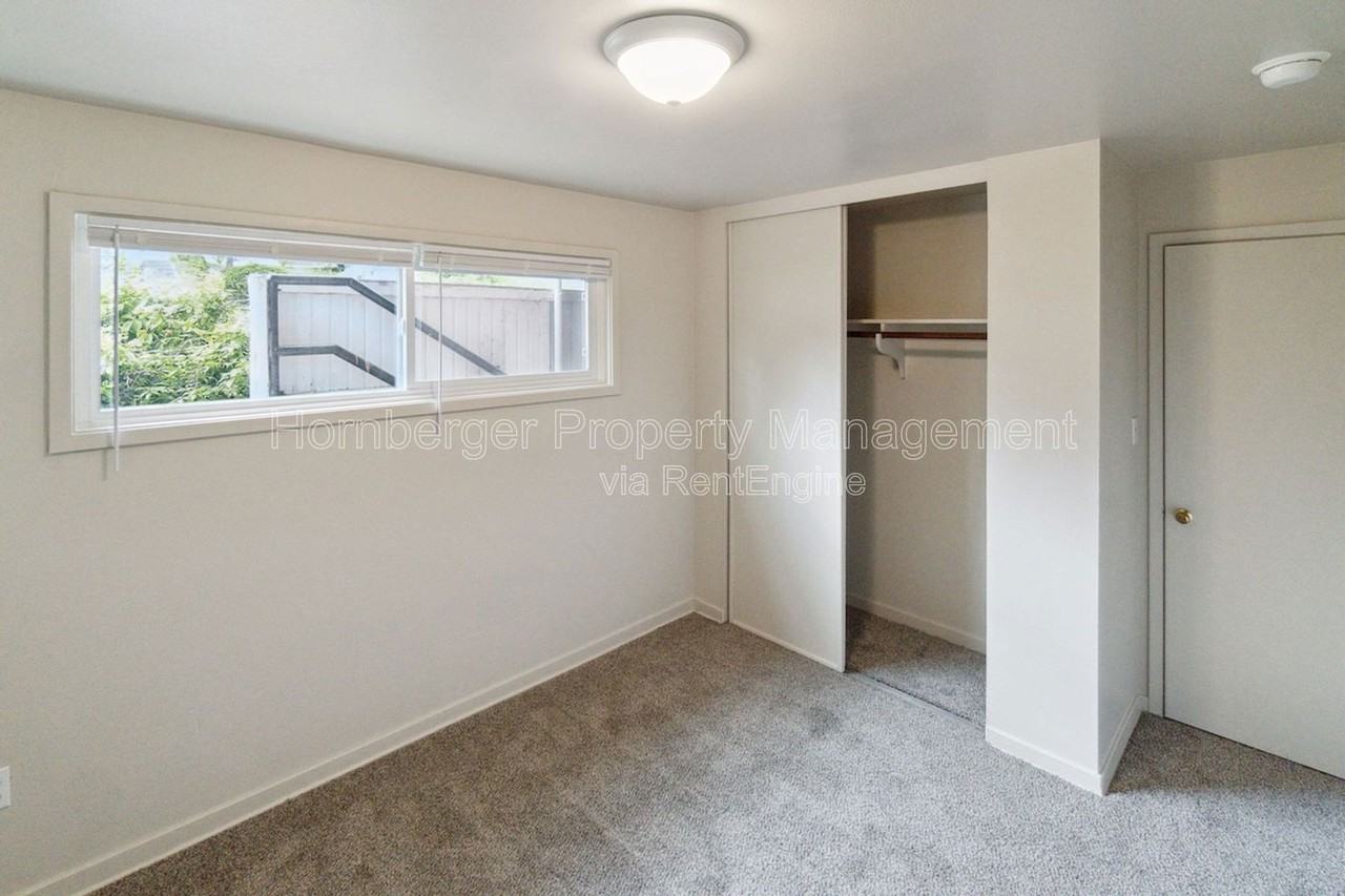 724 W Maxwell Ave - Photo 7 of 8