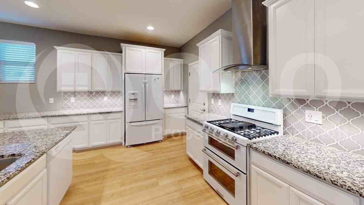 12295 North Old Mill Place - Photo 4 of 50