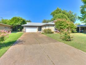 2711 Ridgeview Dr - Photo 1 of 1