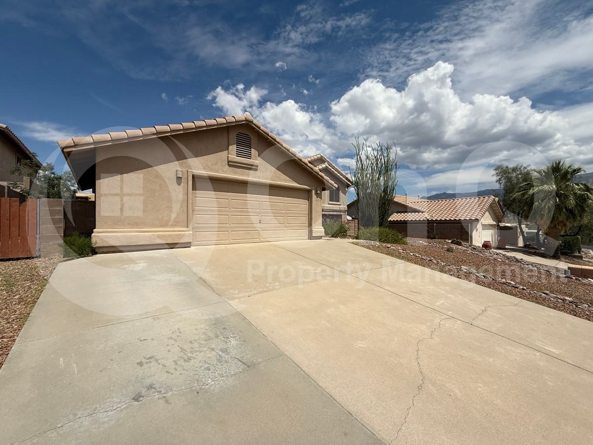 1835 East Ganymede Drive - Photo 3 of 30