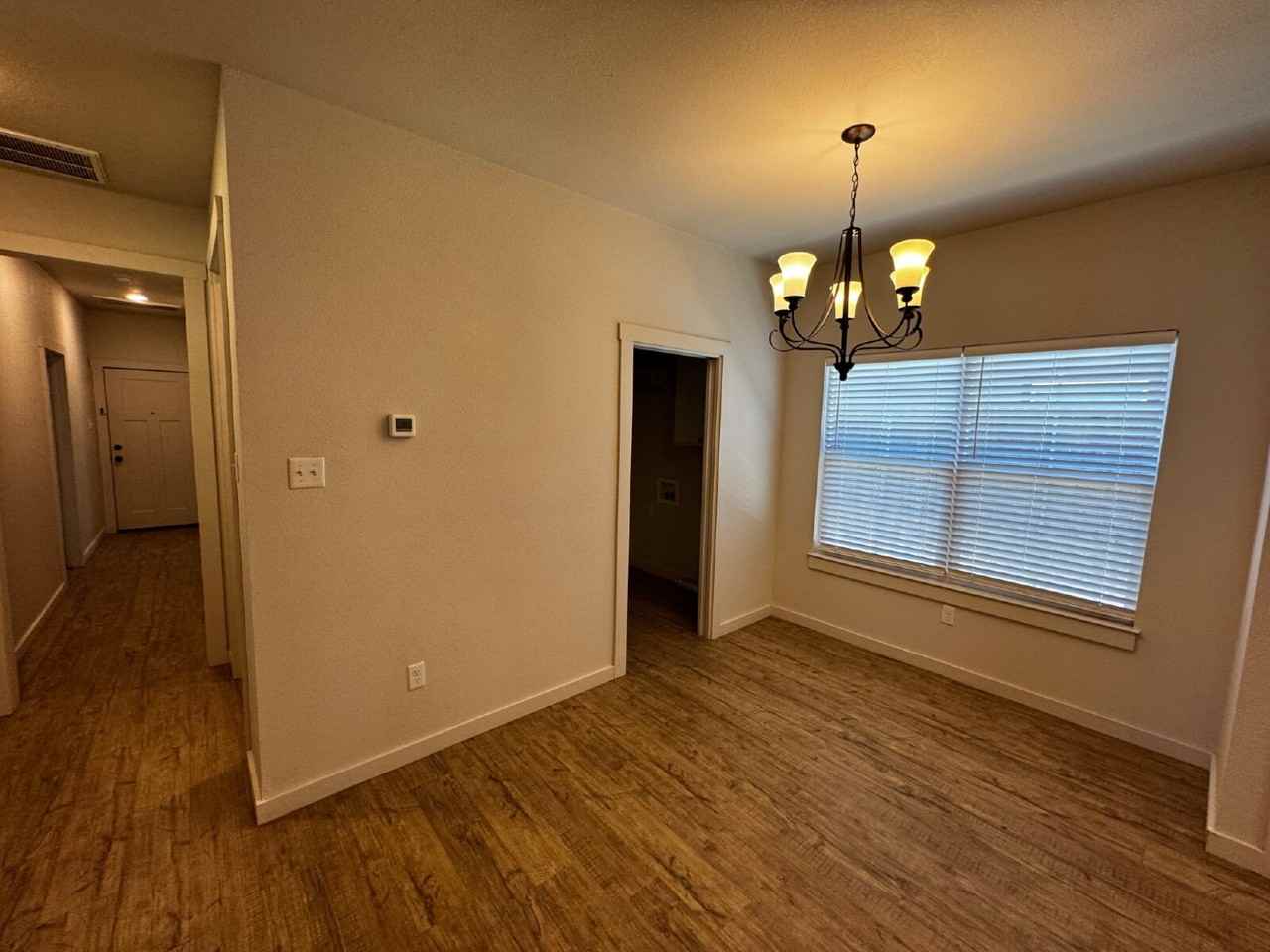 2101 9th St - Photo 4 of 15