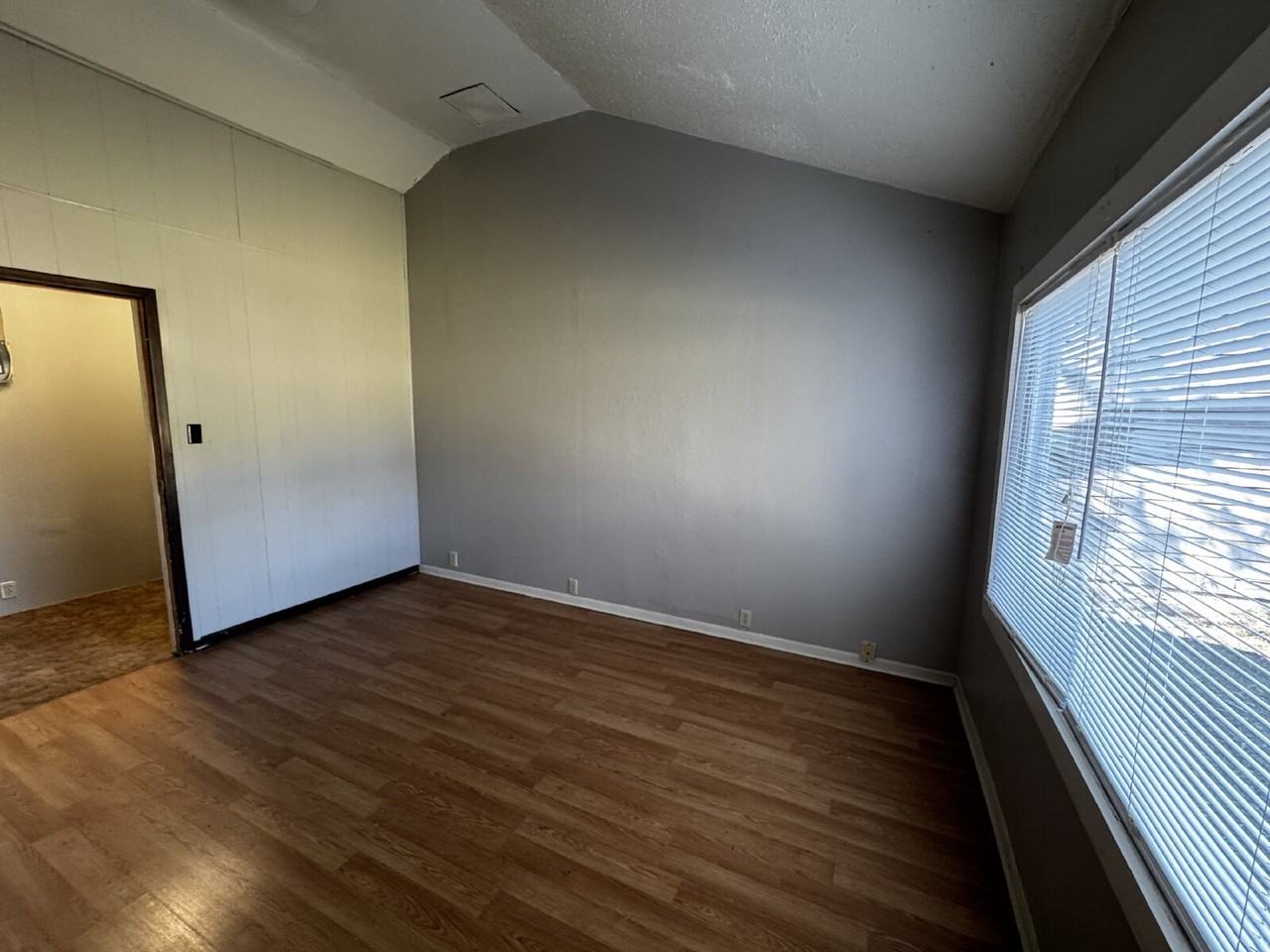 3719 25th St - Photo 5 of 11