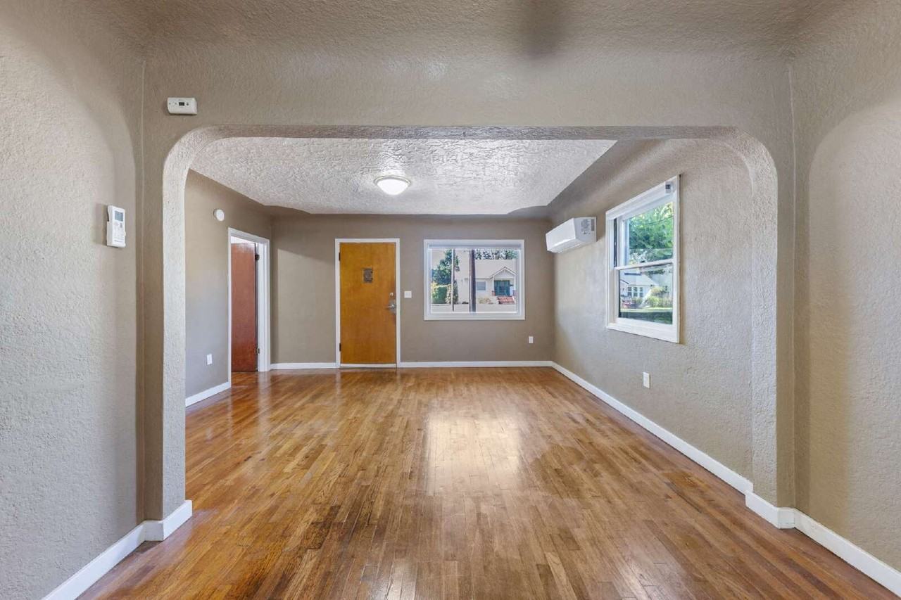 756 Sw Levens St - Photo 3 of 29