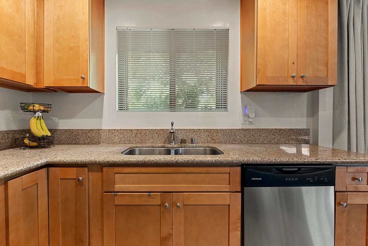 1425 N Harper Ave #1 - Photo 2 of 13