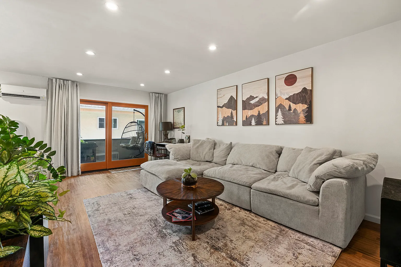 1425 N Harper Ave #1 - Photo 3 of 13