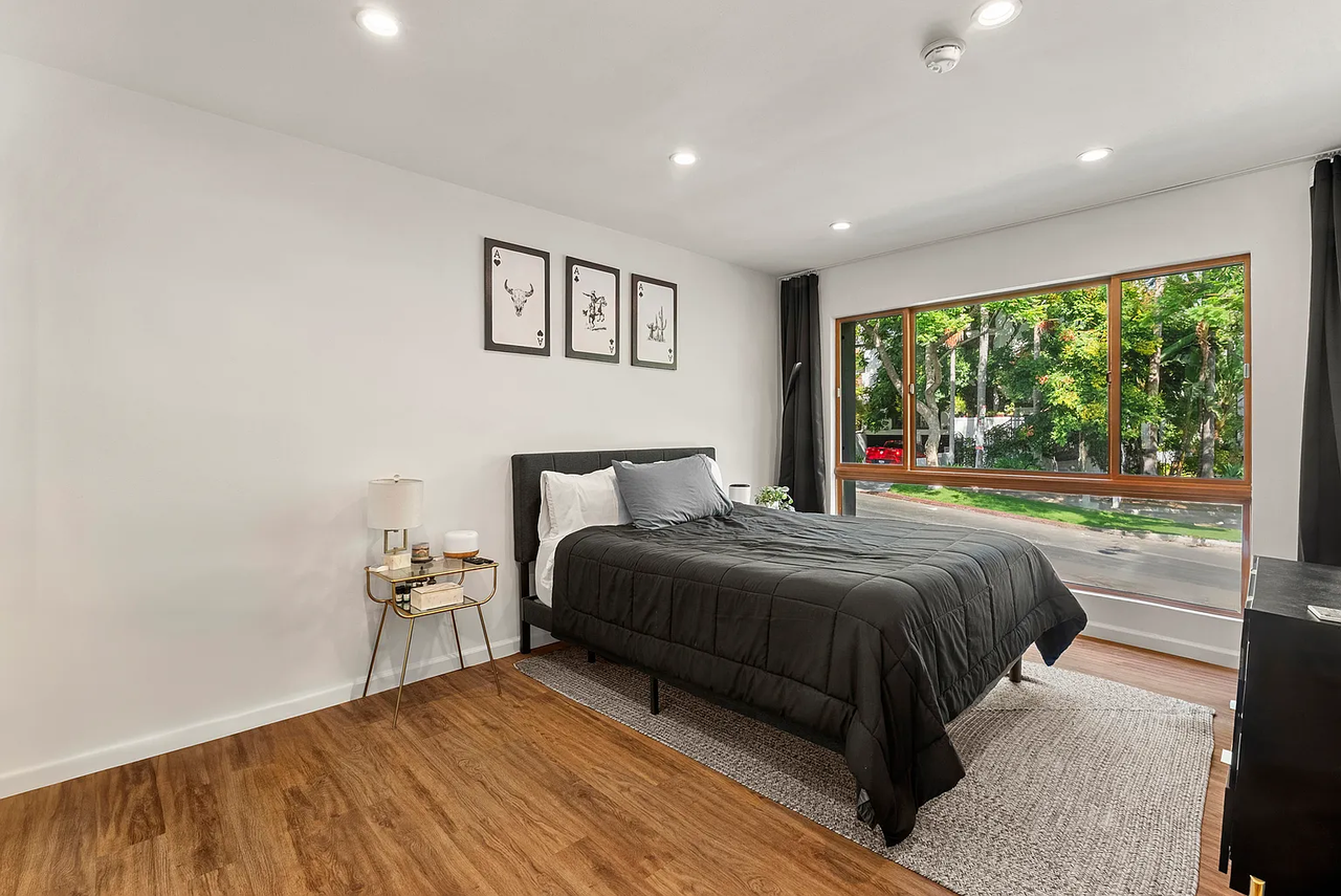 1425 N Harper Ave #1 - Photo 7 of 13