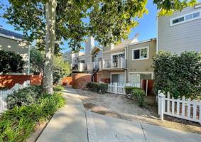 featured image of 2454 Village Grn