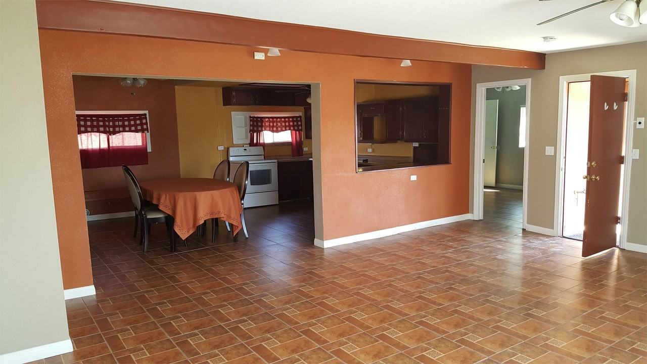 56565 Sunnyslope Dr - Photo 6 of 17