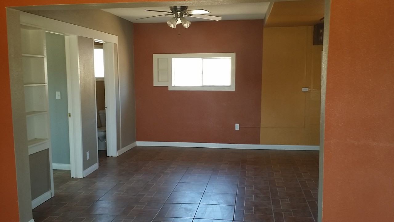 56565 Sunnyslope Dr - Photo 6 of 17