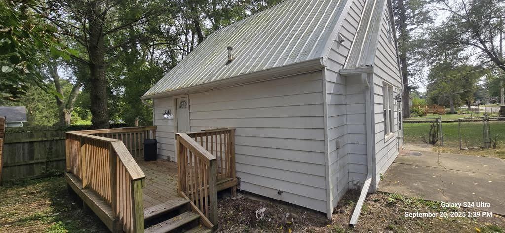 214 Sharon Ave - Photo 2 of 13