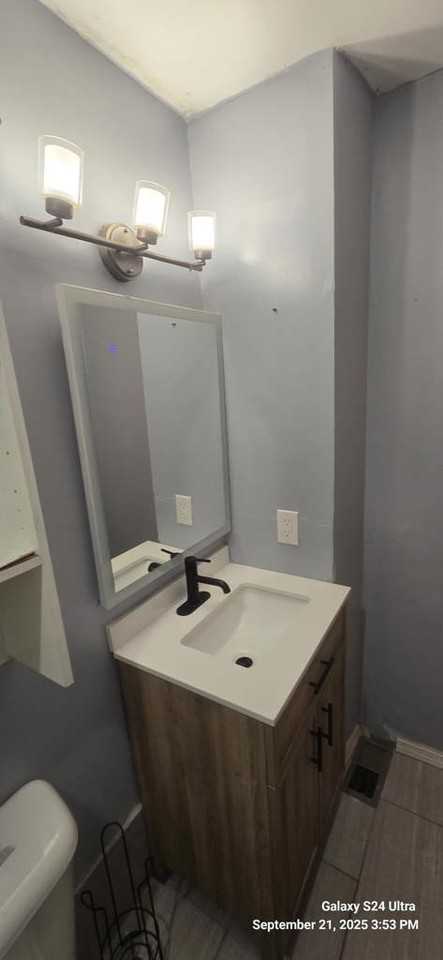 214 Sharon Ave - Photo 7 of 13