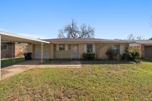 featured image of 110 S Oak St