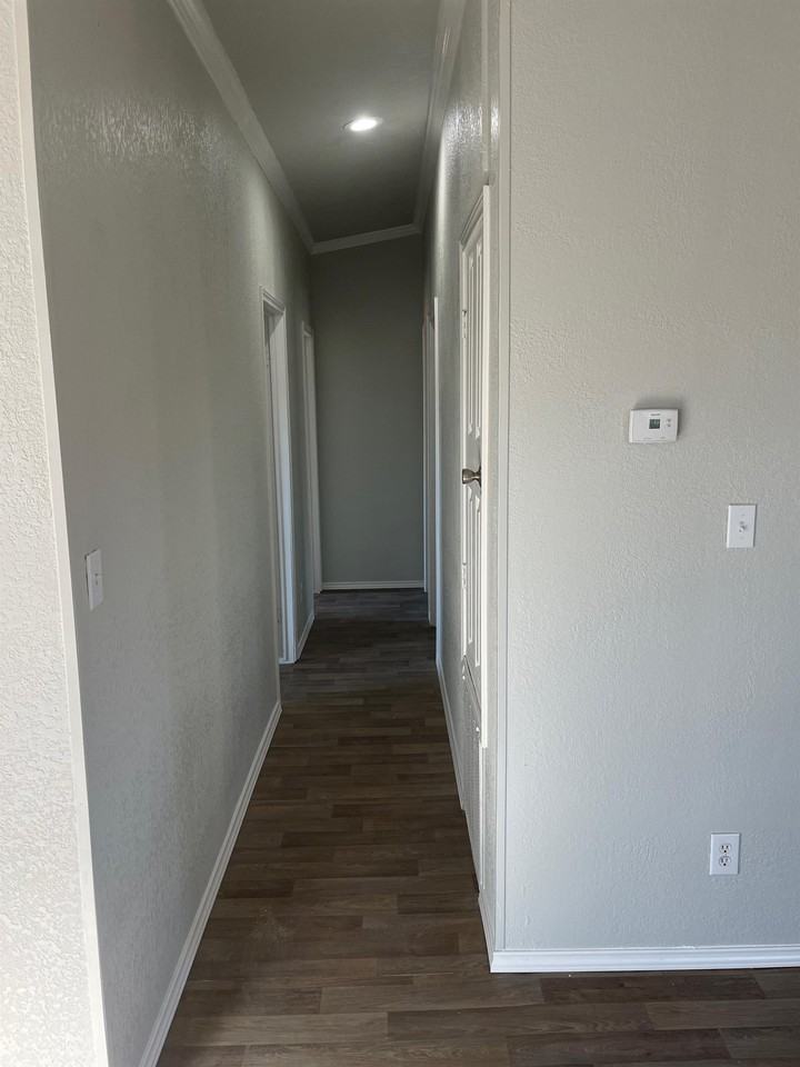 3440 Hollywood Boulevard - Photo 2 of 9