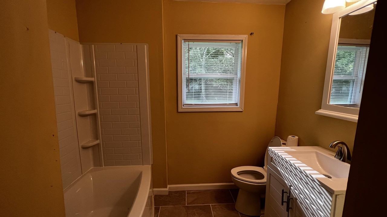 42620 Nicholsville Rd - Photo 2 of 21