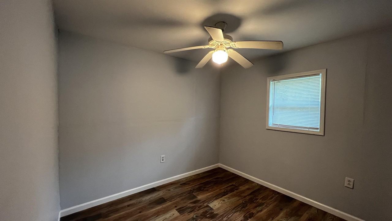 42620 Nicholsville Rd - Photo 6 of 21