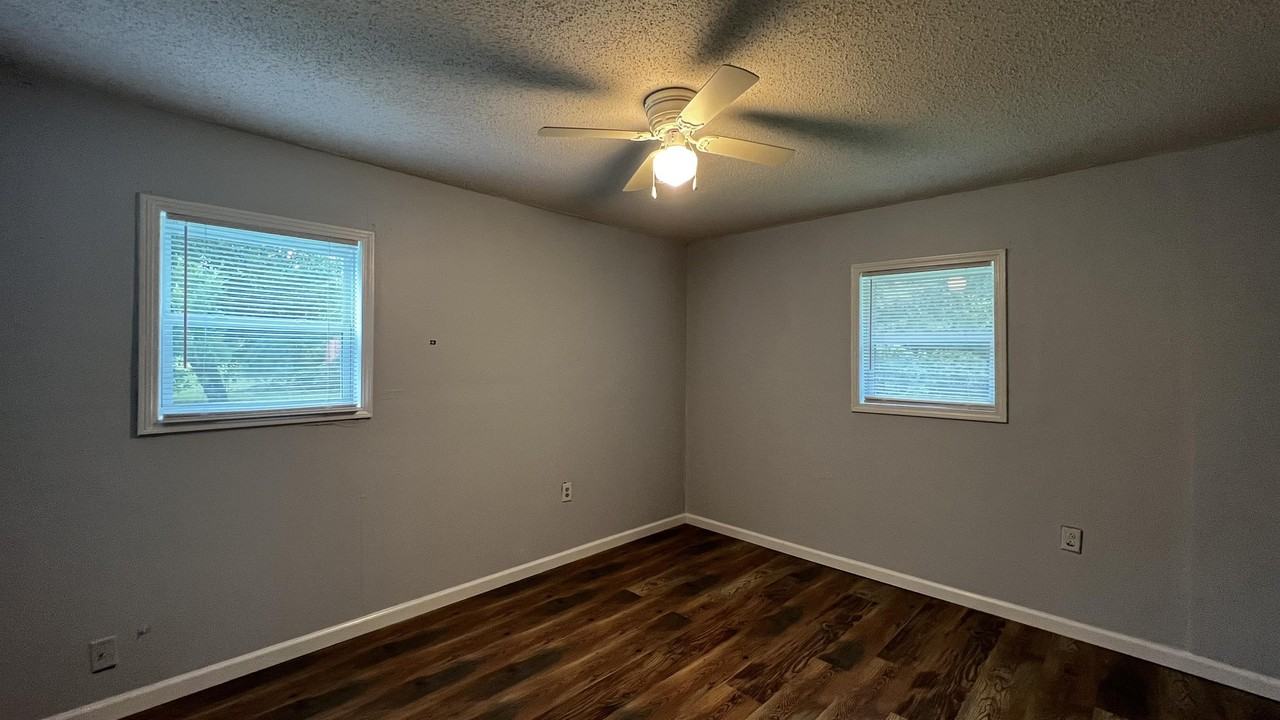 42620 Nicholsville Rd - Photo 3 of 21