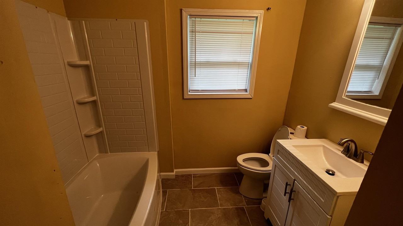 42620 Nicholsville Rd - Photo 2 of 21