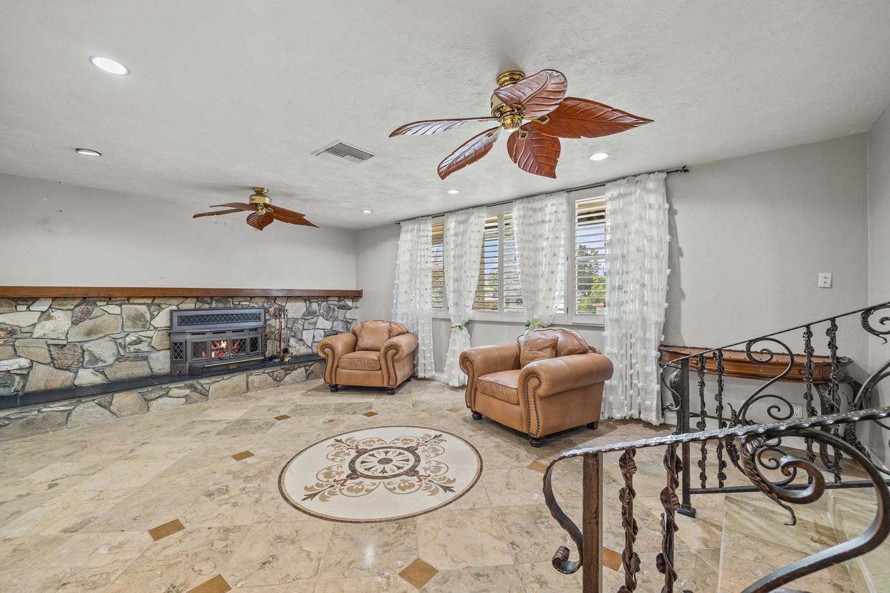 3971 Corona Ave - Photo 7 of 31