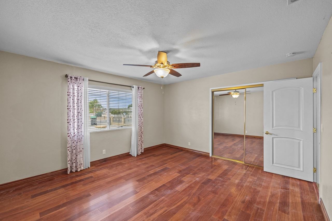 3971 Corona Ave - Photo 6 of 31