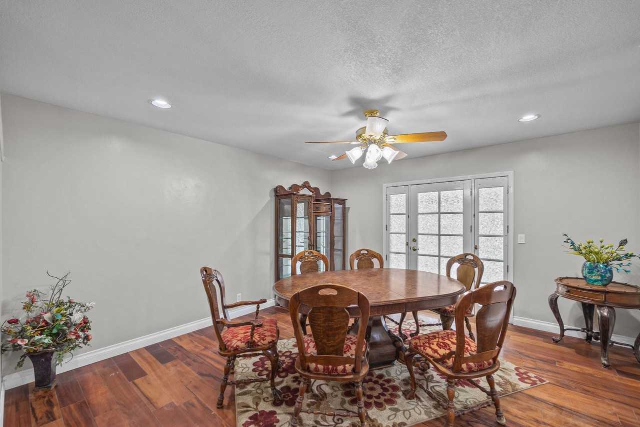 3971 Corona Ave - Photo 4 of 31