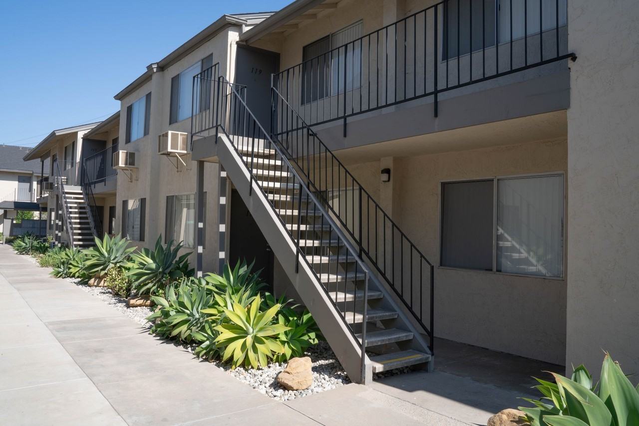 Orange Glen - Photo 4 of 22