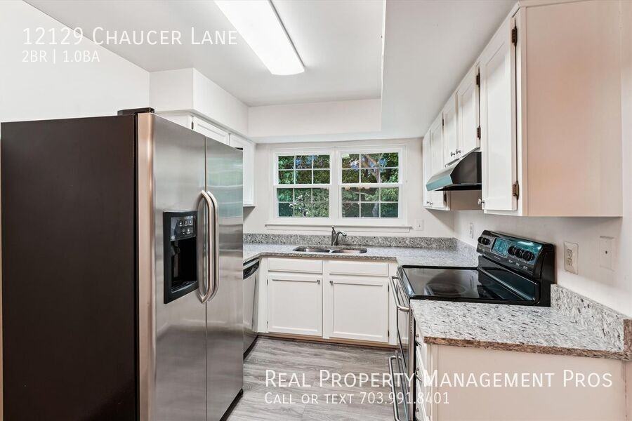 12129 Chaucer Ln - Photo 5 of 33