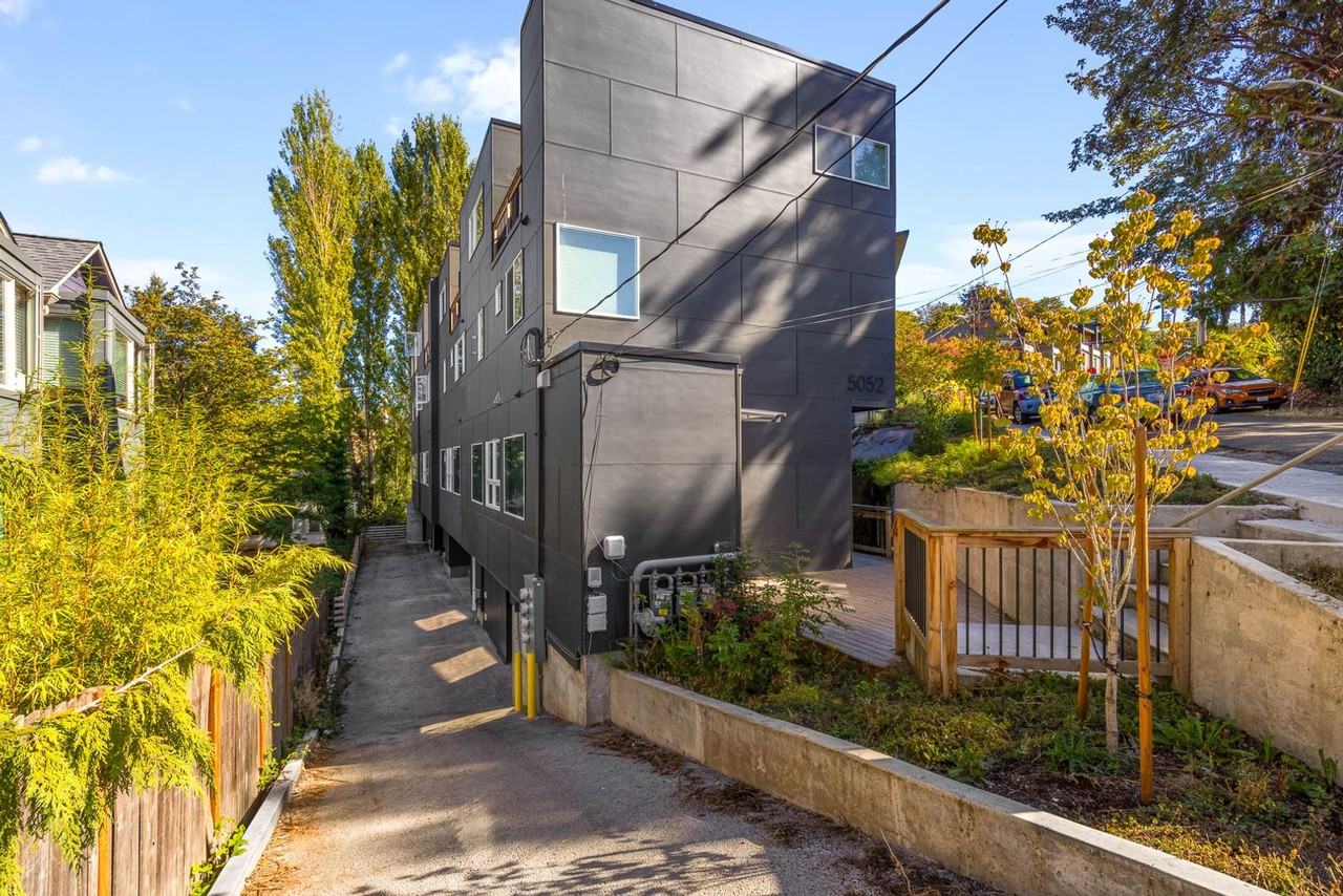 5052 Renton Ave S #A - Photo 3 of 28