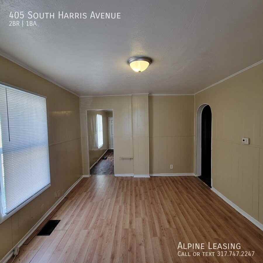 405 South Harris Avenue - Photo 3 of 6