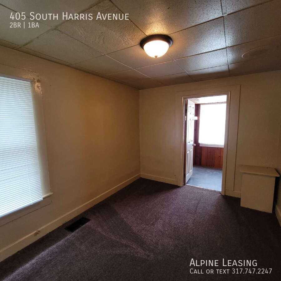 405 South Harris Avenue - Photo 4 of 6