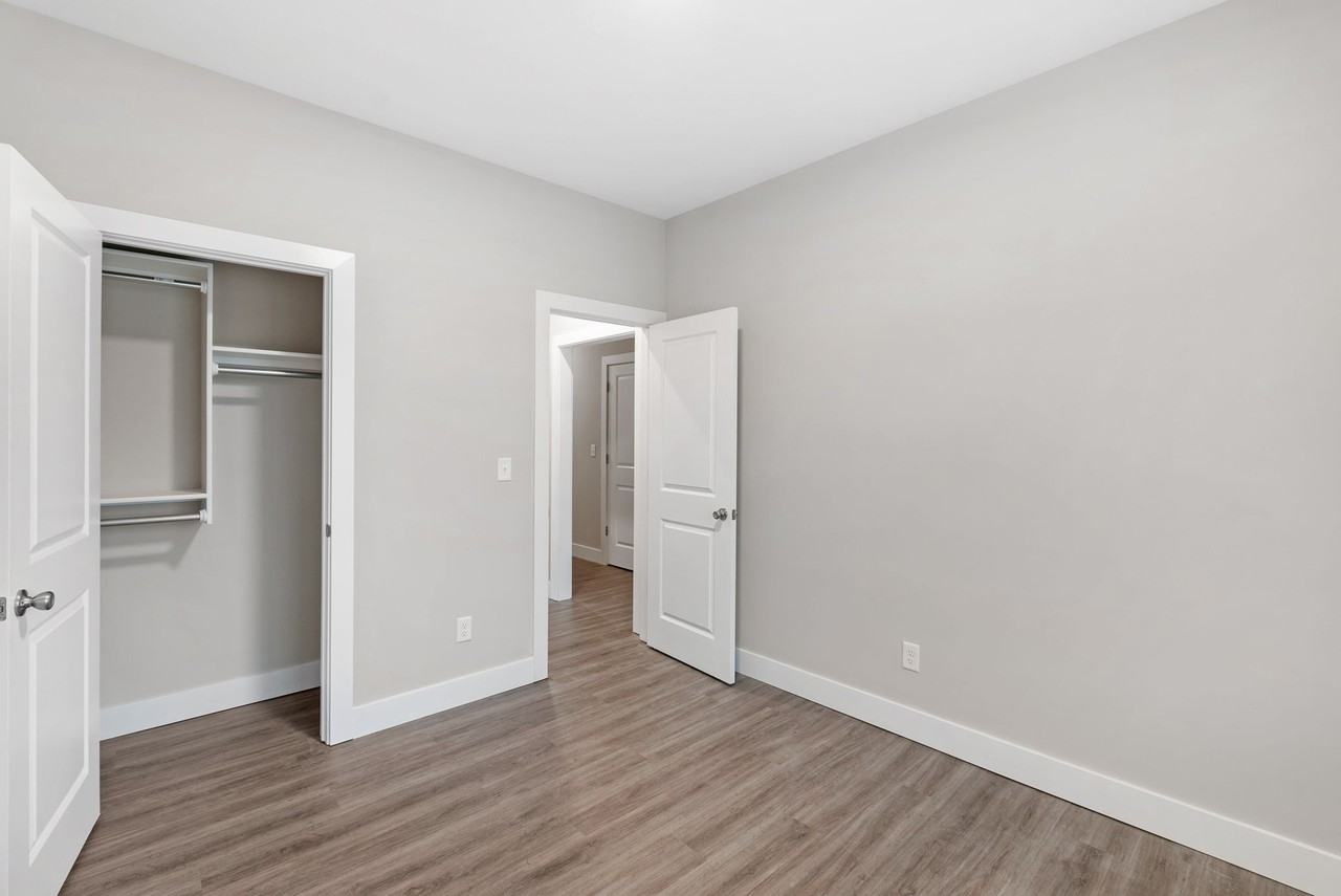 5120 N Cypress St - Photo 2 of 11