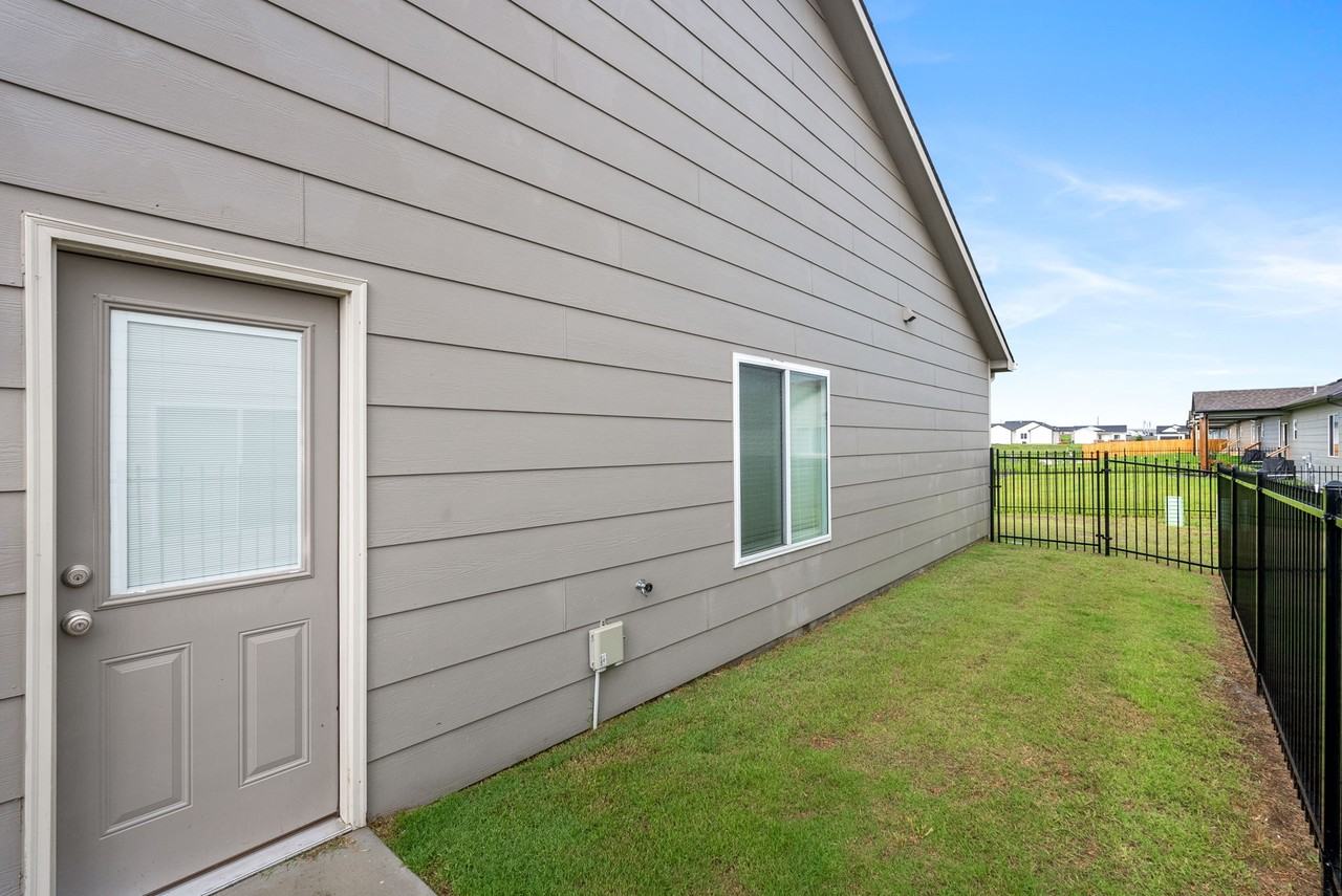 5120 N Cypress St - Photo 5 of 11