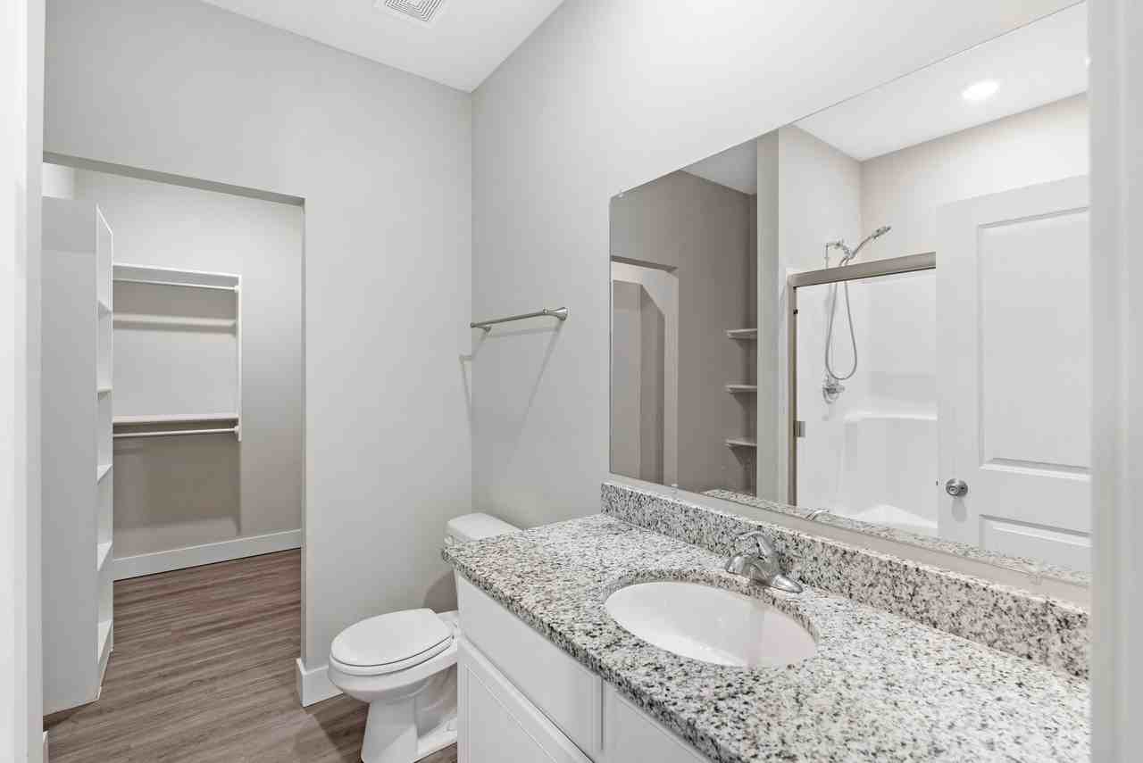 5120 N Cypress St - Photo 3 of 11