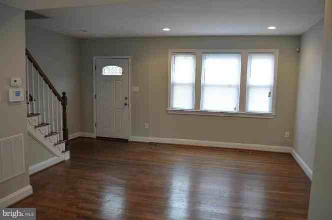 316 Division Ave Ne #NA - Photo 4 of 6