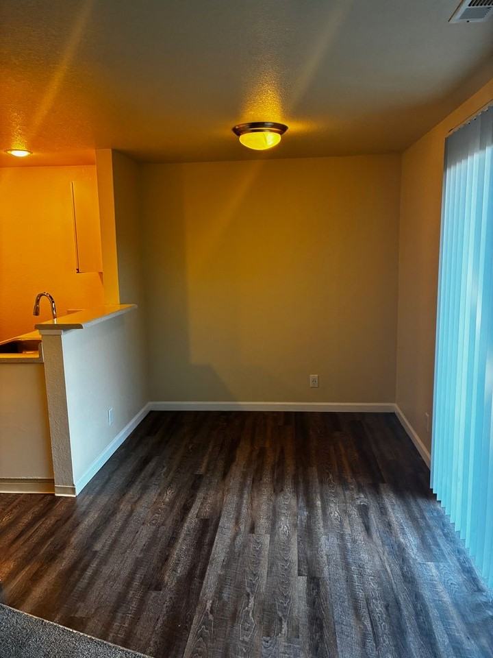 Riverwood Apartments - Photo 4 of 17