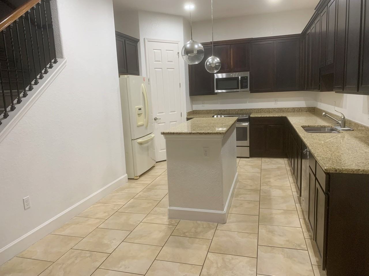 2812 Plymouth Pl #NA - Photo 2 of 23