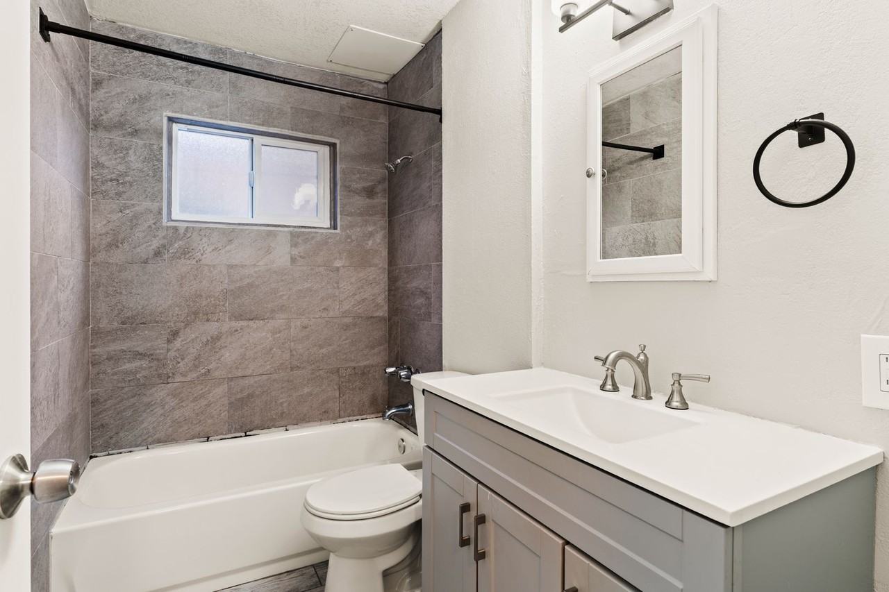 3256 Nicol Ave #02 - Photo 7 of 17