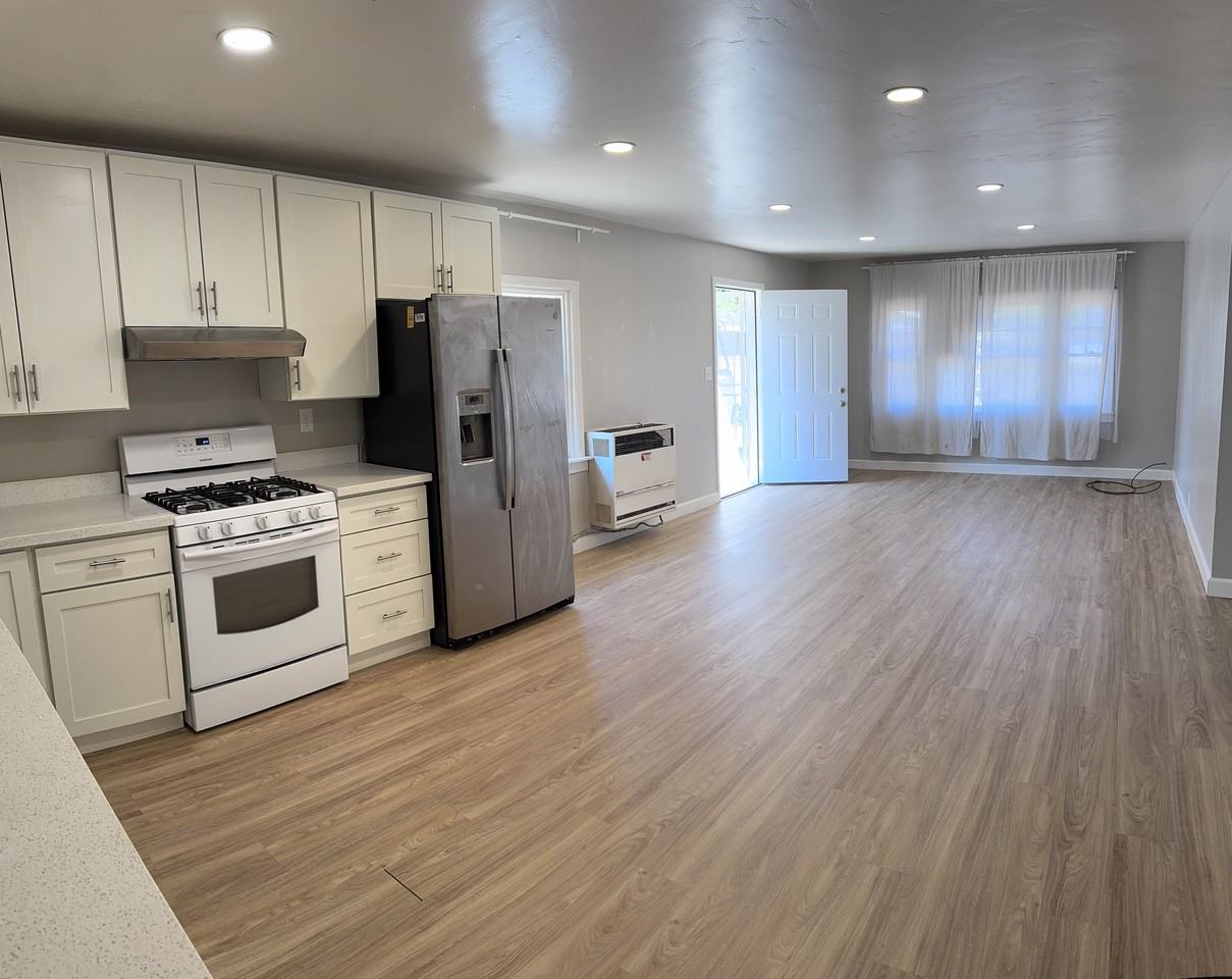 6339 10th Avenue #NA - Photo 4 of 8