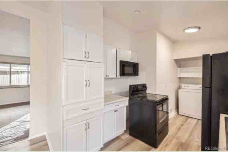 4585 East Yale Avenue - Photo 4 of 13