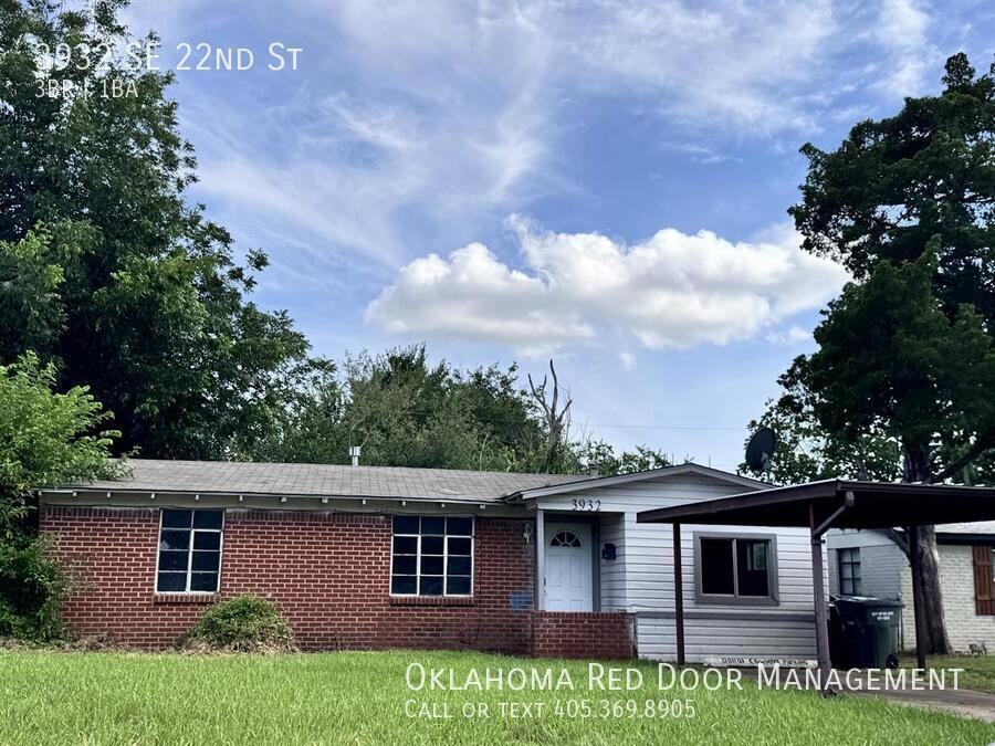 3932 Se 22nd St - Photo 2 of 15