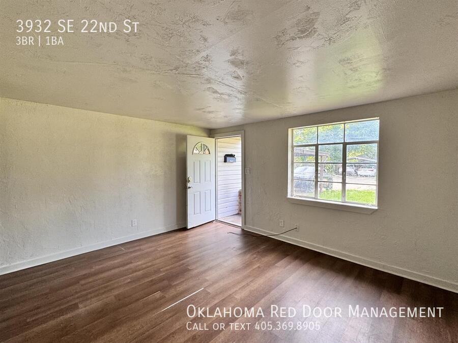 3932 Se 22nd St - Photo 5 of 15