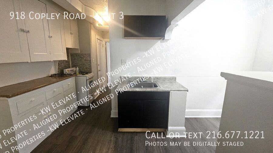 918 Copley Rd #3 - Photo 3 of 12