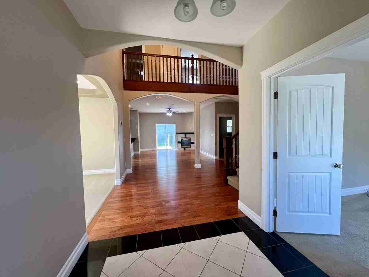 8669 Ashbury Court - Photo 4 of 50