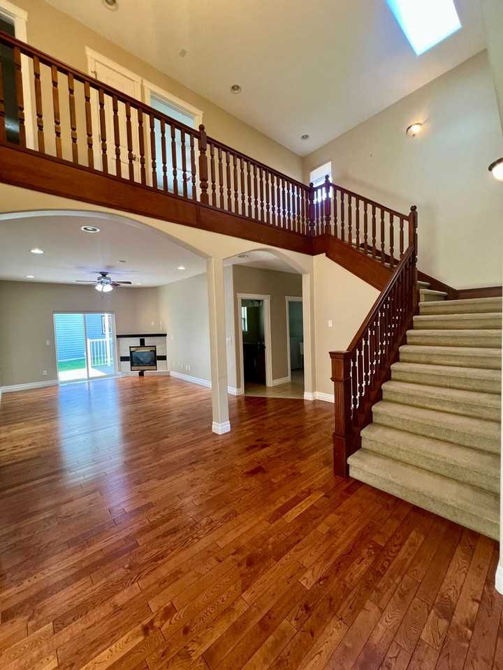 8669 Ashbury Court - Photo 6 of 50