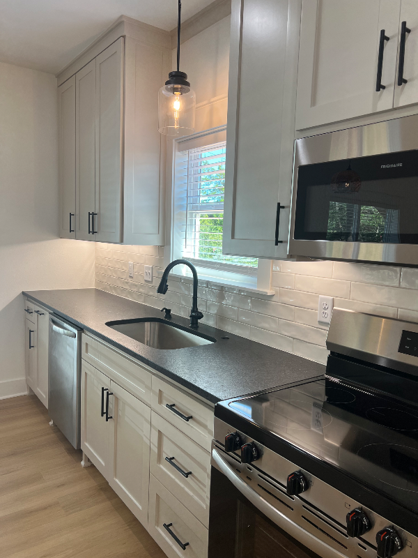 322 Inwood Dr - Photo 3 of 15