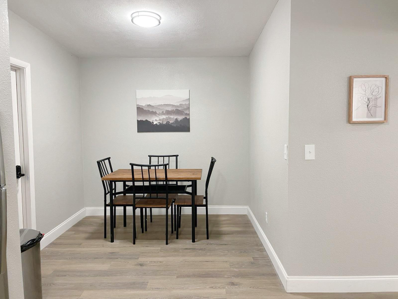 321 4th Street - Photo 5 of 6