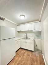 1904 Cambridge Dr #8 - Photo 1 of 1