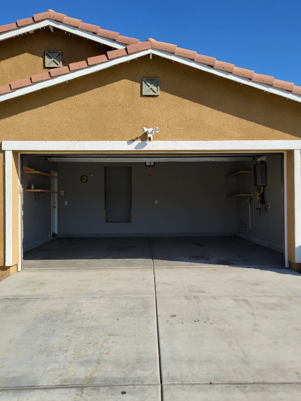 320 Yosemite Ave - Photo 2 of 20